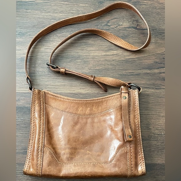 FRYE Women’s Crossbody Purse Beige Tan Shoulder Bag Leather Cuir Made In India - Picture 4 of 10